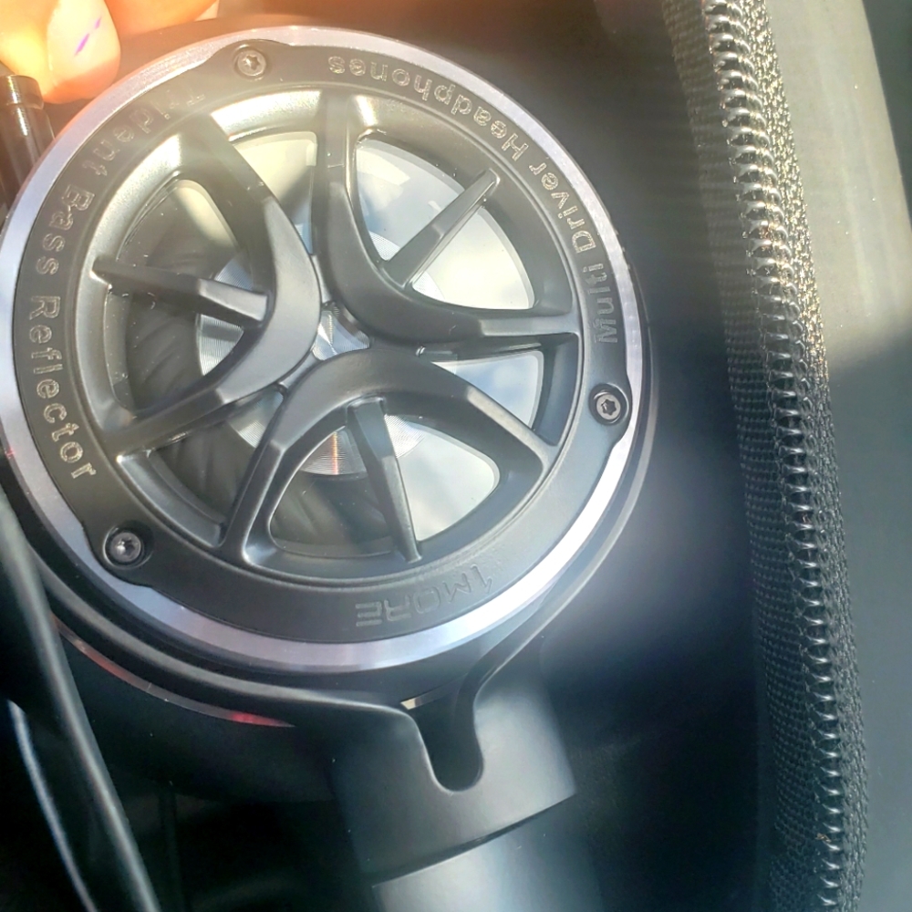 1more wired hi-res headphones